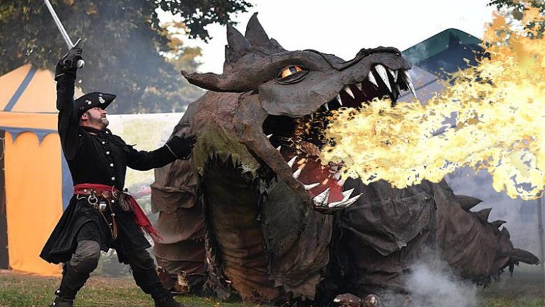 „Fangdorn“ – der letzte noch lebende Drache, zum Mittelalterfest in Braunschweig