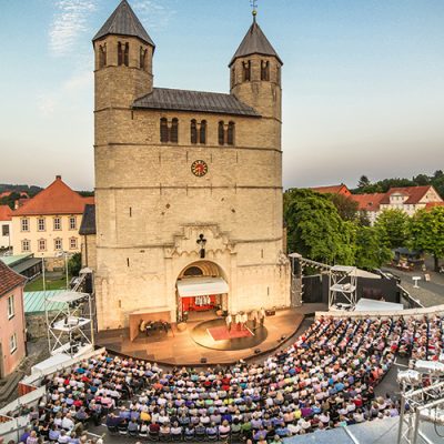 Theater unter freiem Himmel:  66. Gandersheimer Domfestspiele