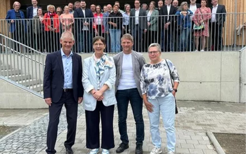 Am 5. Juni fand die Einweihung der Kita Zingel in Salzgitter-Lichtenberg statt. In den nächsten Wochen startet die neu gebaute Kindertagesstätte "Zingel" ihren Betrieb.