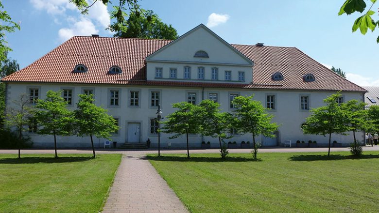 Steinbildhauerei im Garten