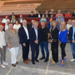 OB Klingebiel und Innenstaatssekretär Manke weihen „neue“ Aula in Fredenberg ein