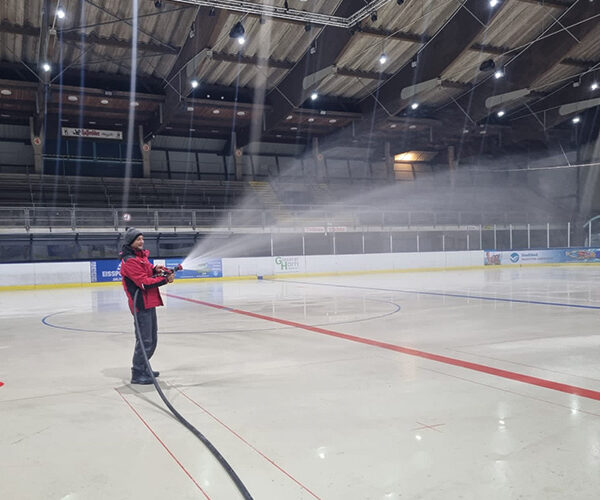 Zurück aufs Eis: Saisonstart in der Eissporthalle am Salzgittersee