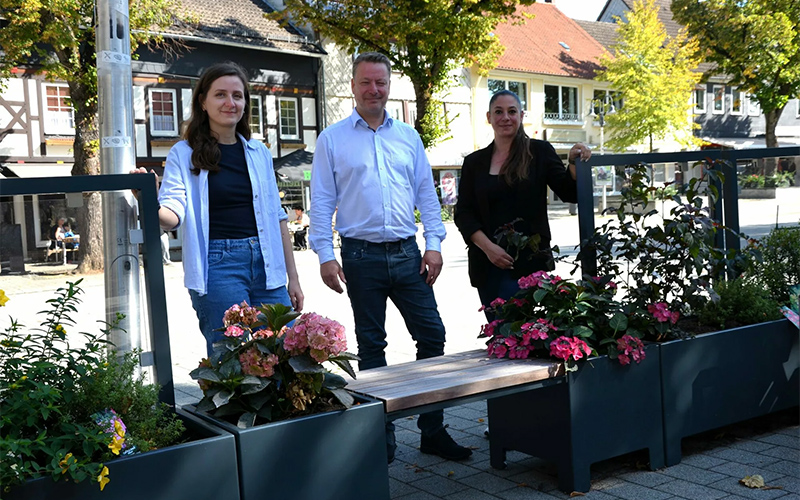 Mehr Grün für die Gastronomie: Stadt Salzgitter vergibt Pflanzgefäße kostenlos. 