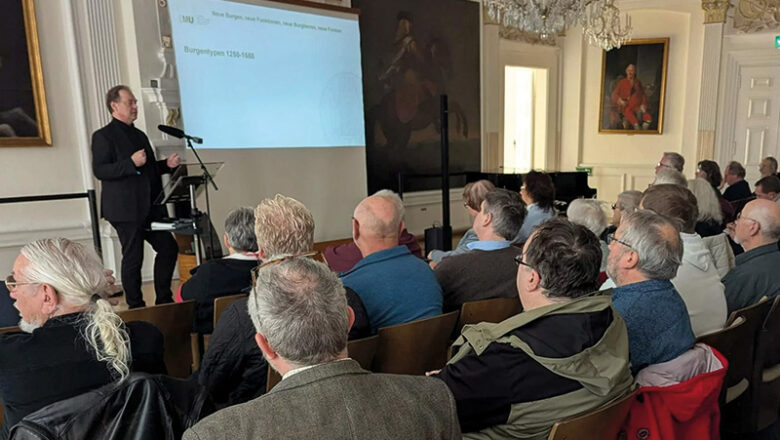 Großes Interesse an Burgentagung: Fürstensaal wieder voll besetzt!
