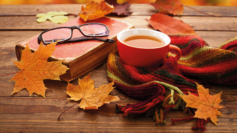 Fröhliches Herbstcafé