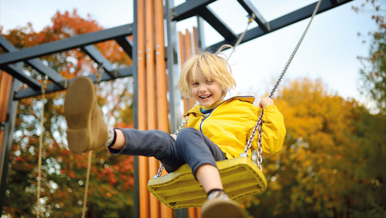 Spatenstich für neuen Spielplatz „Unter den Eichen“