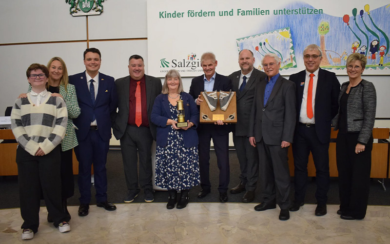 Anlässlich des 50-jährigen Bestehens der Städtepartnerschaft zwischen Salzgitter und der britischen Stadt Swindon fand am 10. Dezember eine Feierstunde im Rathaus in Salzgitter-Lebenstedt statt.