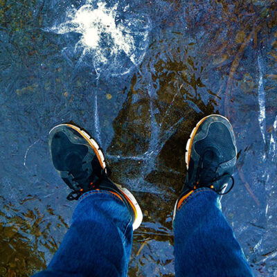 Gefahr beim Betreten von Eisflächen