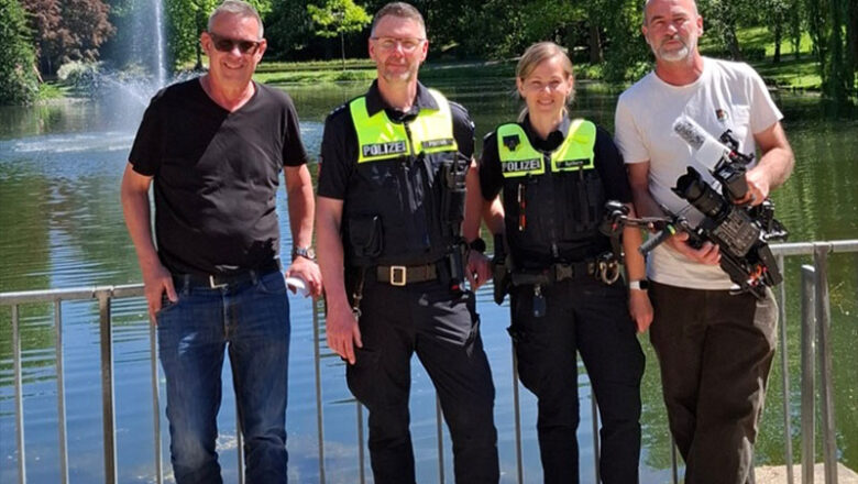 Eine Dokumentation über die Arbeit der Polizei wird im Fernsehen gesendet