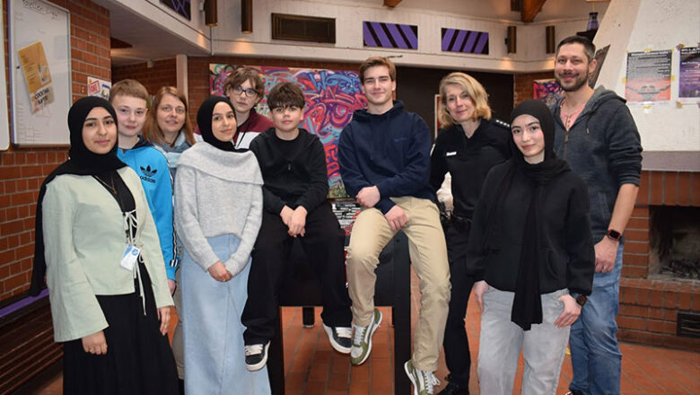 Safer Internet Day 2026: Jugendliche klären über Gefahren im Internet auf