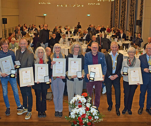 Sieben Persönlichkeiten mit Stadtmedaille geehrt