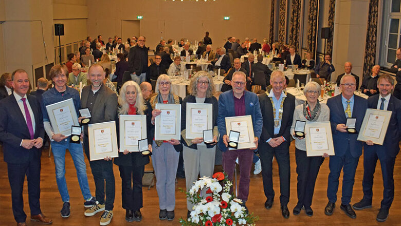 Sieben Persönlichkeiten mit Stadtmedaille geehrt