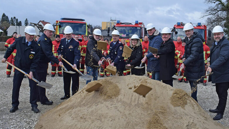 Erster Spatenstich für das Feuerwehrgerätehaus Salzgitter-Thiede