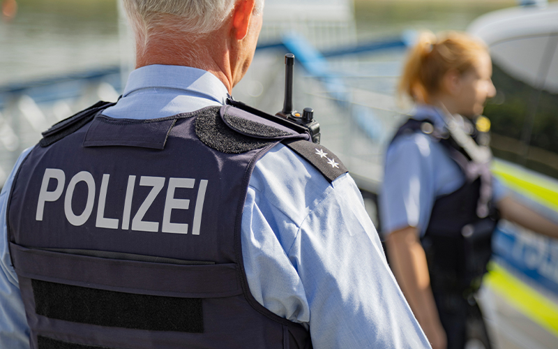 In den vergangenen Monaten kam es in mehreren Bahnhöfen in den Regionen Salzgitter, Helmstedt, Goslar, Hildesheim sowie Wolfenbüttel wiederholt zu Sprengungen von Fahrausweisautomaten.