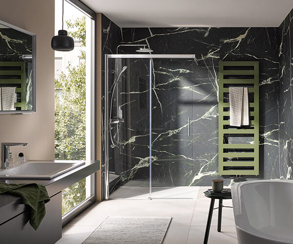 Badezimmer im Naturstein-Look