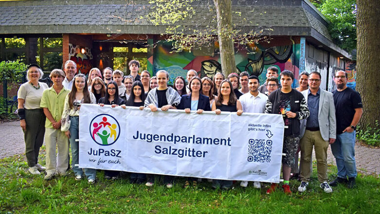 Konstituierende Sitzung im Forellenhof: Neues Jugendparlament nimmt Arbeit auf