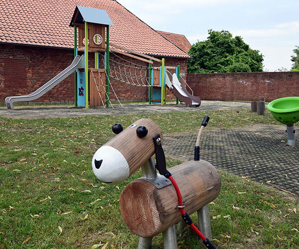 Neuer Spielplatz in Lesse getauft und eingeweiht