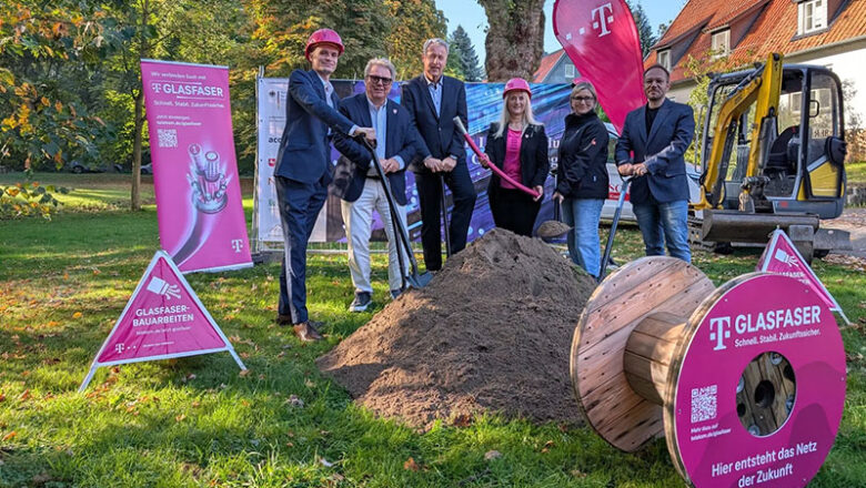 Spatenstich für Glasfaserausbau in Gebhardshagen