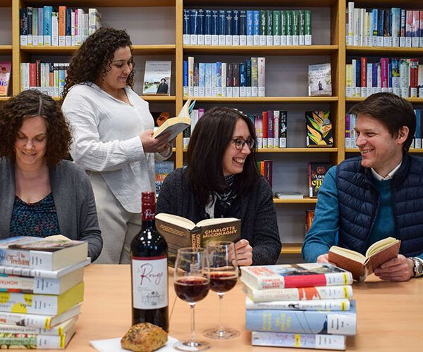Neues aus der Bücherwelt – Köstliches am Büfett